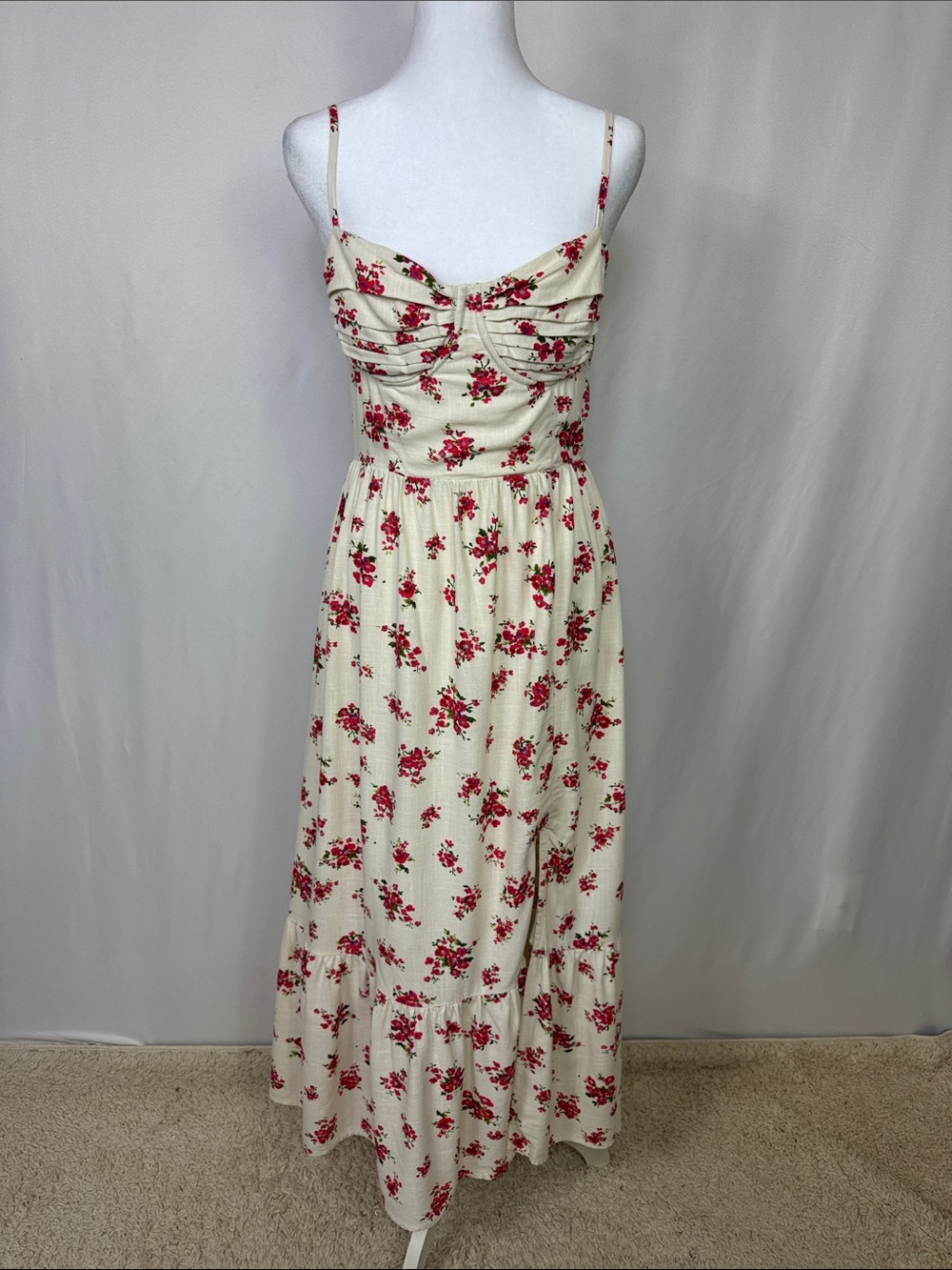 ASTR The Label Pleated Bust Fit & Flare Midi Dress Size Medium Red Floral - Picture 6 of 14